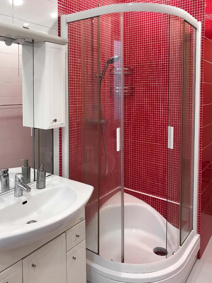 Family Apartment Near The University تشيرنيفتسي المظهر الخارجي الصورة