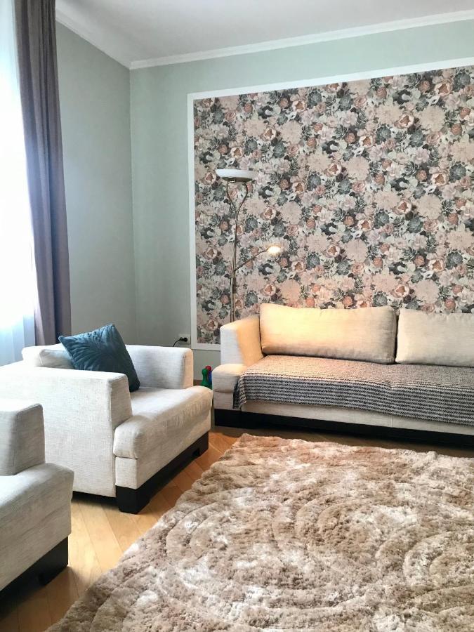 Family Apartment Near The University تشيرنيفتسي المظهر الخارجي الصورة