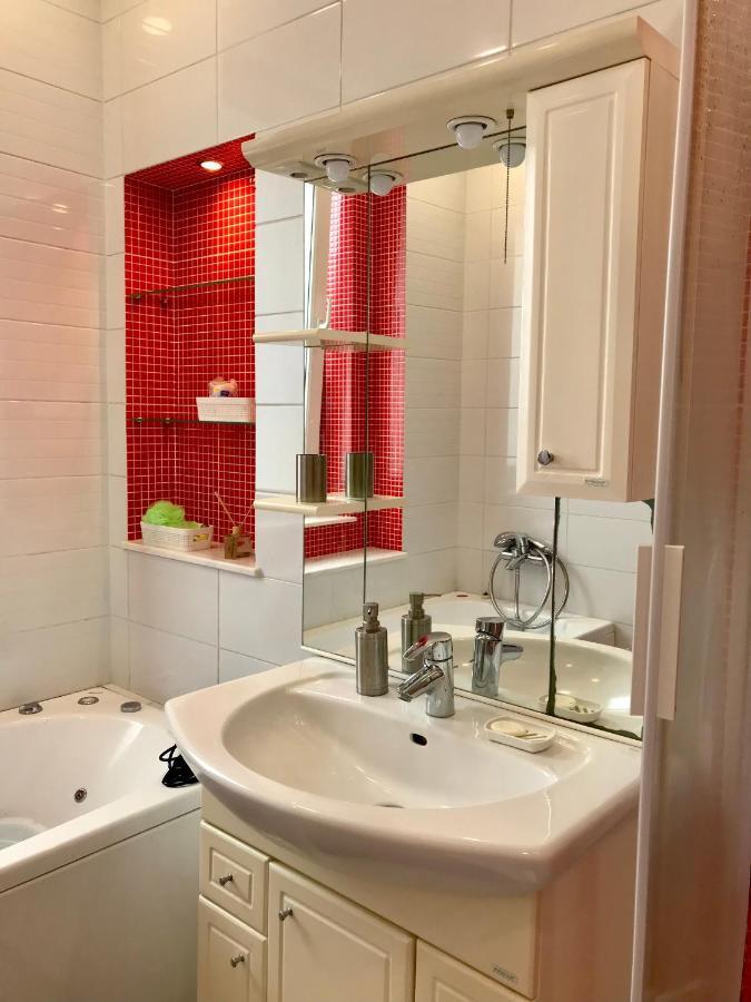 Family Apartment Near The University تشيرنيفتسي المظهر الخارجي الصورة