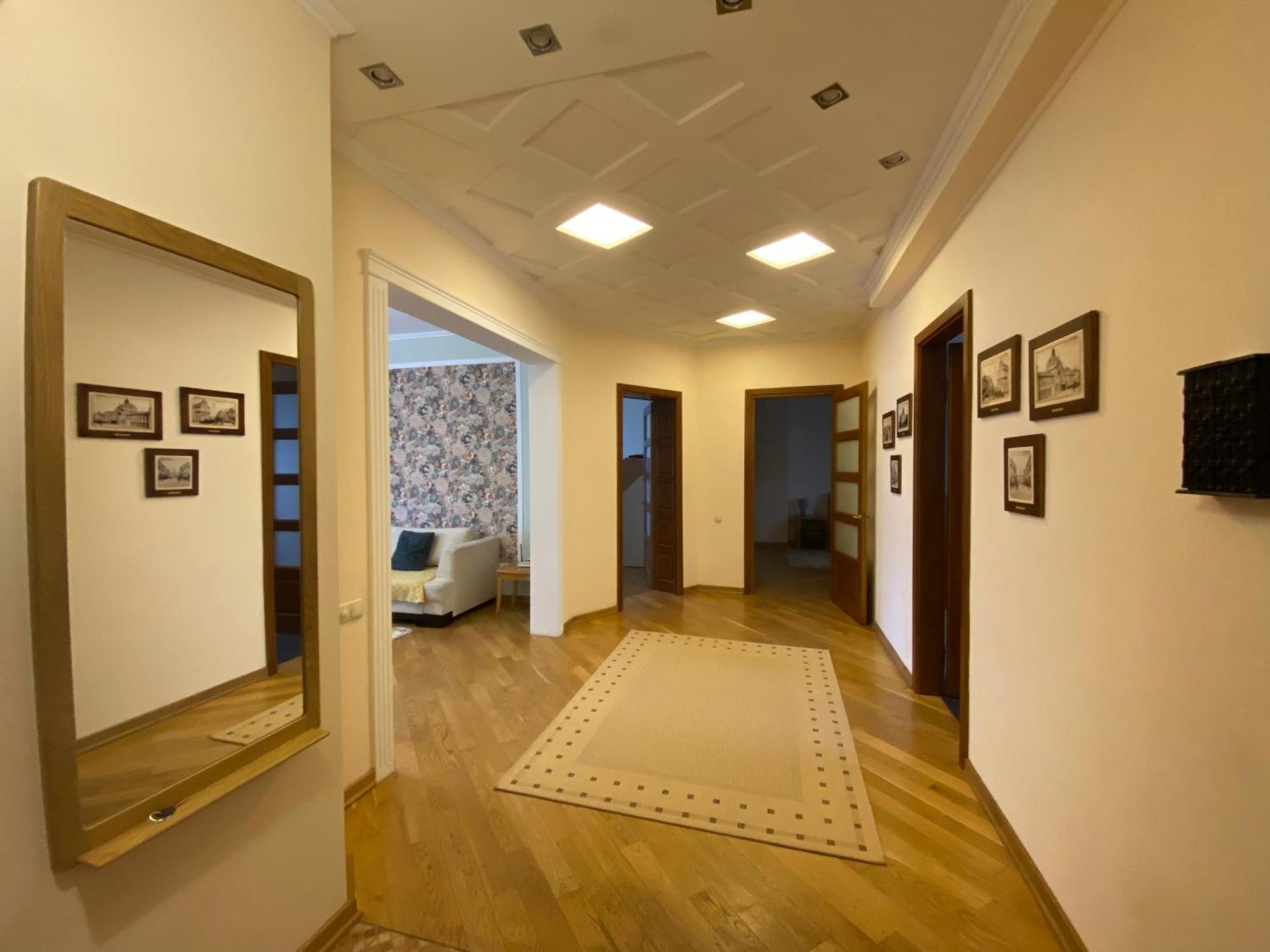 Family Apartment Near The University تشيرنيفتسي المظهر الخارجي الصورة