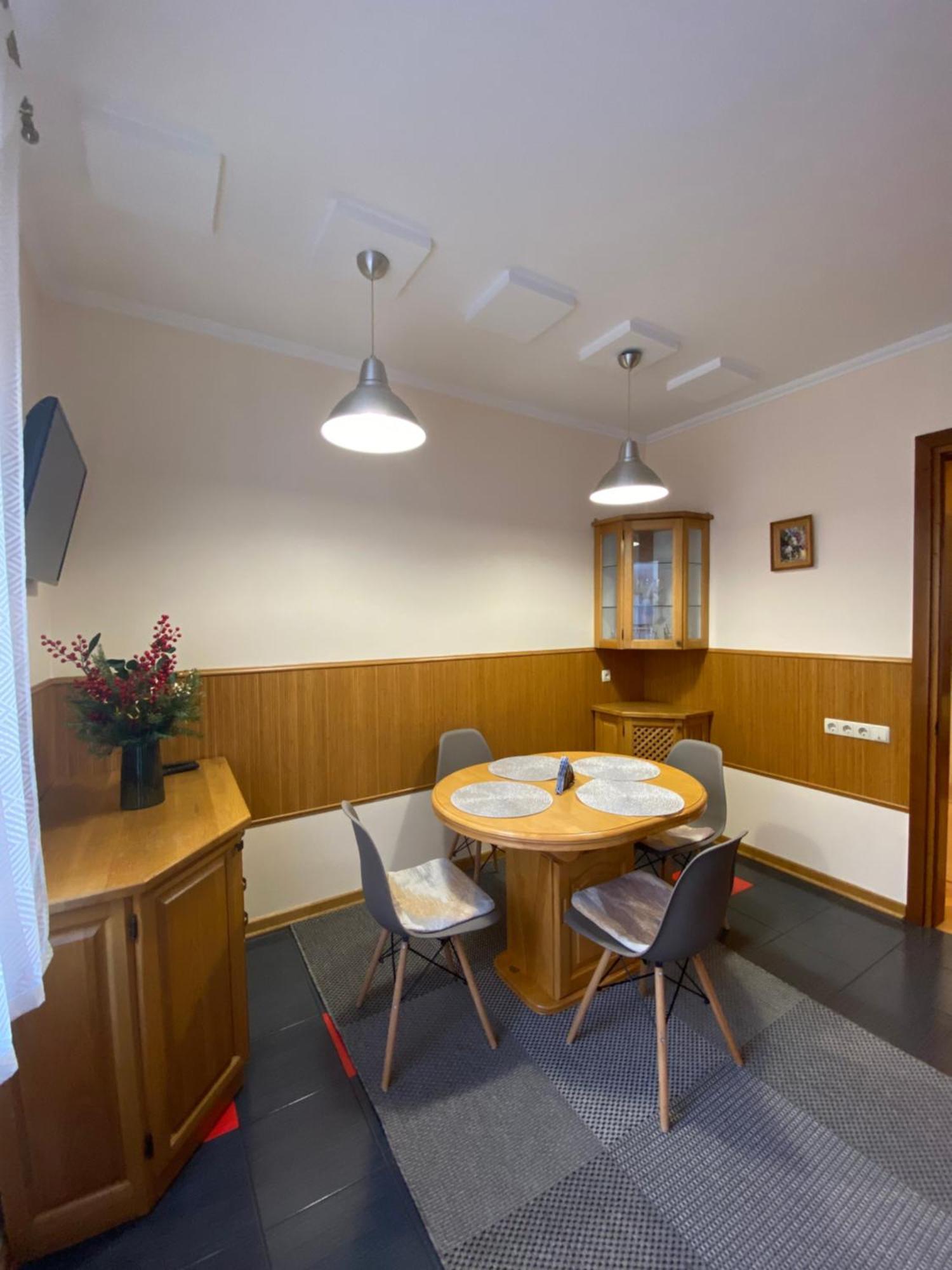 Family Apartment Near The University تشيرنيفتسي المظهر الخارجي الصورة