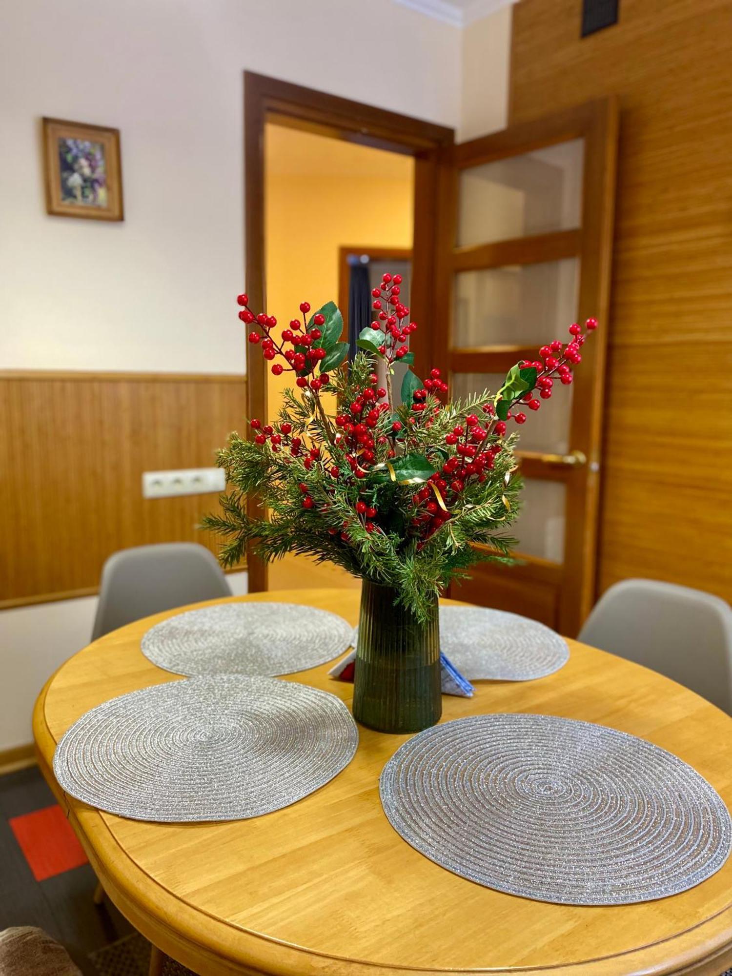 Family Apartment Near The University تشيرنيفتسي المظهر الخارجي الصورة